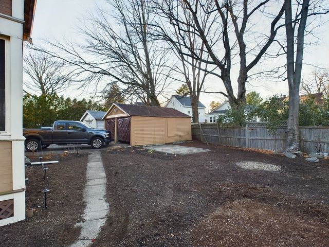 25 Rowe St 1, Newton, MA 02466
