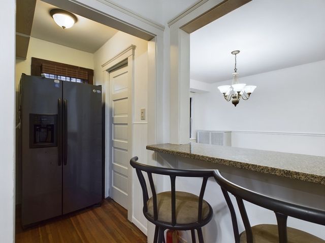 25 Rowe St 1, Newton, MA 02466