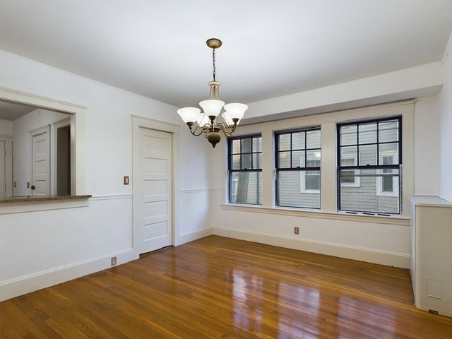 25 Rowe St 1, Newton, MA 02466