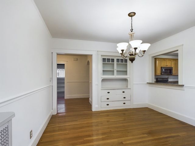 25 Rowe St 1, Newton, MA 02466