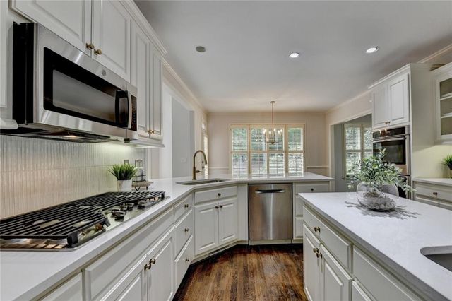 855 Autumn Close, Alpharetta, GA 30004