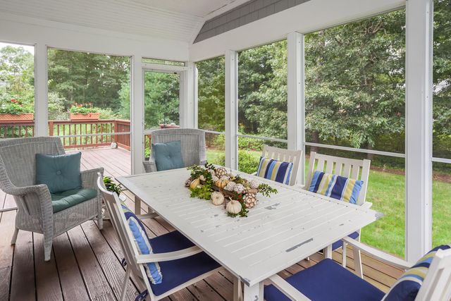 64 Falling Leaf Lane, Osterville, MA 02655