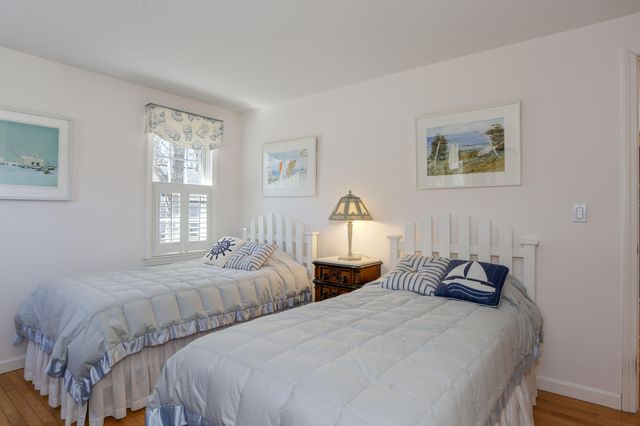 64 Falling Leaf Lane, Osterville, MA 02655