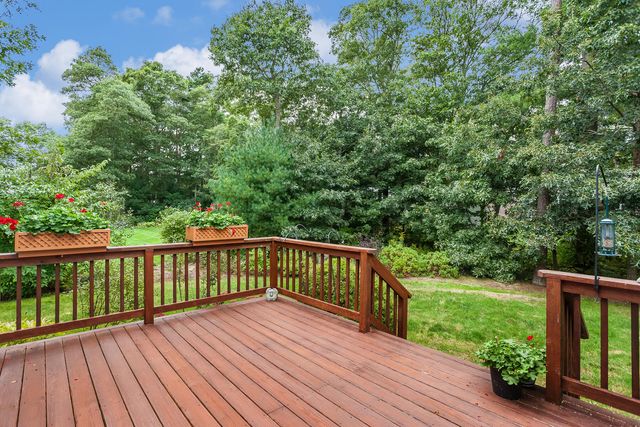64 Falling Leaf Lane, Osterville, MA 02655