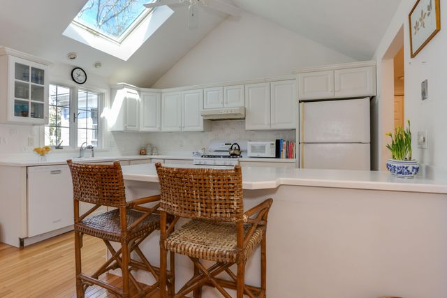 64 Falling Leaf Lane, Osterville, MA 02655