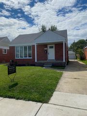 23075 Saxony Avenue, Eastpointe, MI 48021