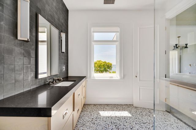 217 Hommocks Road, Larchmont, NY 10538