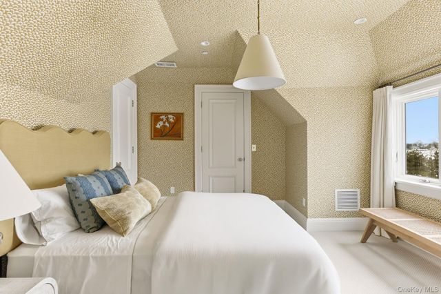 217 Hommocks Road, Larchmont, NY 10538