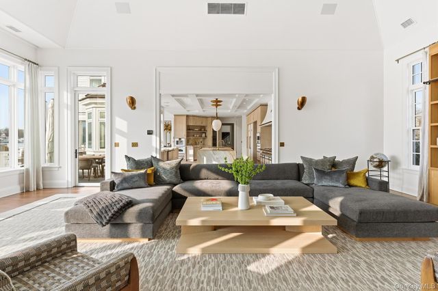 217 Hommocks Road, Larchmont, NY 10538