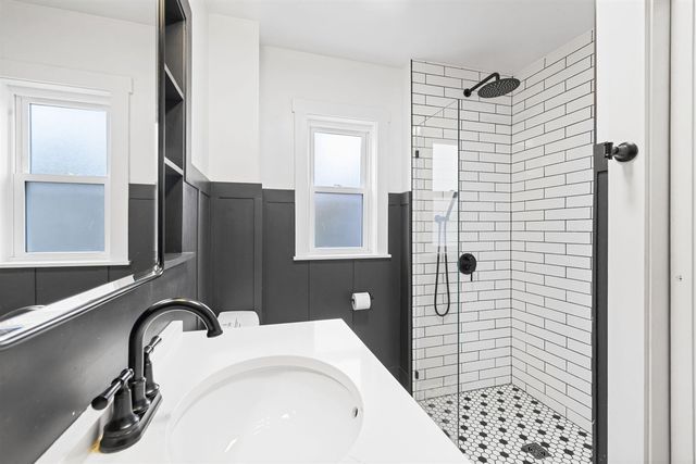 607 Sherwood Avenue, Three Oaks, MI 49128