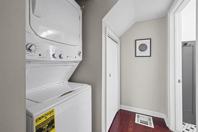 607 Sherwood Avenue, Three Oaks, MI 49128