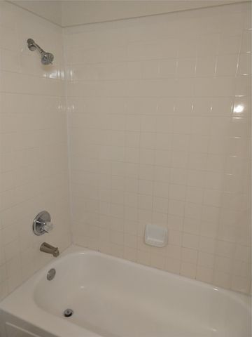 5704 Congressional Drive, Arlington, TX 76018