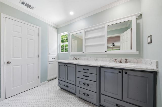 3106 Cedar Knolls Drive, Kingwood, TX 77339