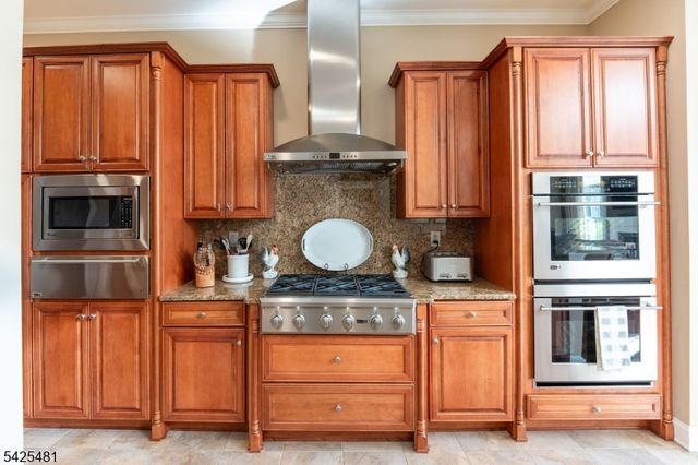 19 Betsy Ross Dr, Warren Twp., NJ 07059