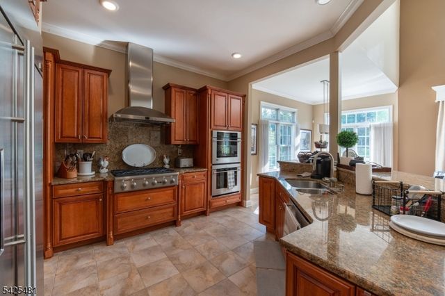 19 Betsy Ross Dr, Warren Twp., NJ 07059