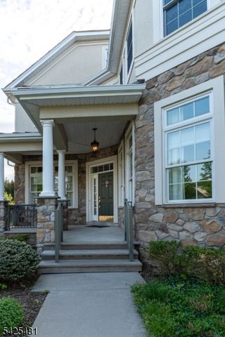 19 Betsy Ross Dr, Warren Twp., NJ 07059