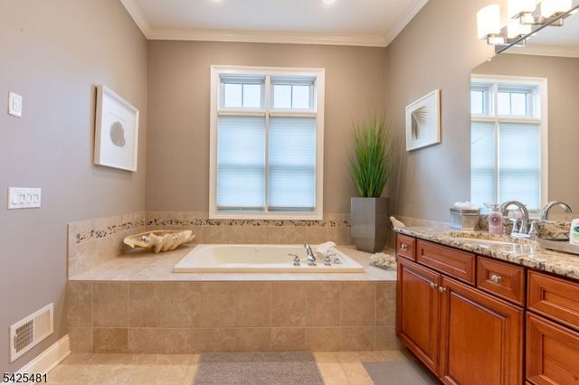 19 Betsy Ross Dr, Warren Twp., NJ 07059