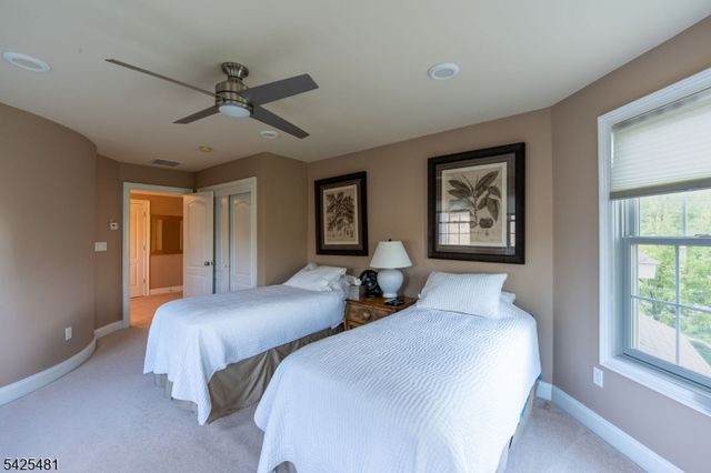 19 Betsy Ross Dr, Warren Twp., NJ 07059