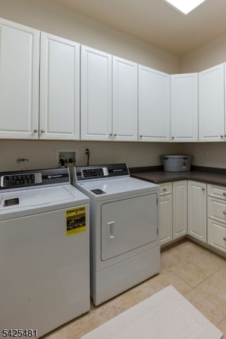 19 Betsy Ross Dr, Warren Twp., NJ 07059