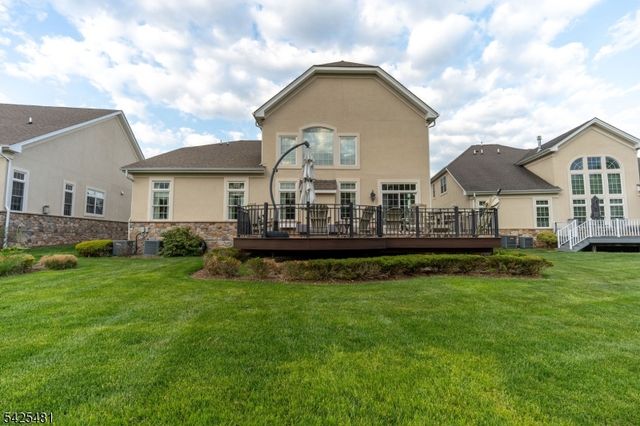 19 Betsy Ross Dr, Warren Twp., NJ 07059