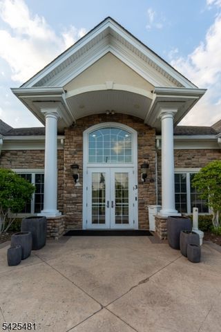 19 Betsy Ross Dr, Warren Twp., NJ 07059