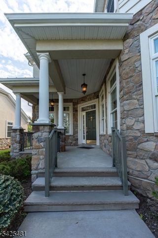 19 Betsy Ross Dr, Warren Twp., NJ 07059