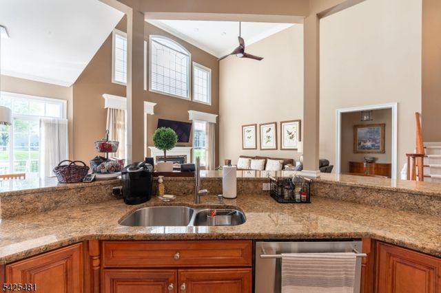 19 Betsy Ross Dr, Warren Twp., NJ 07059
