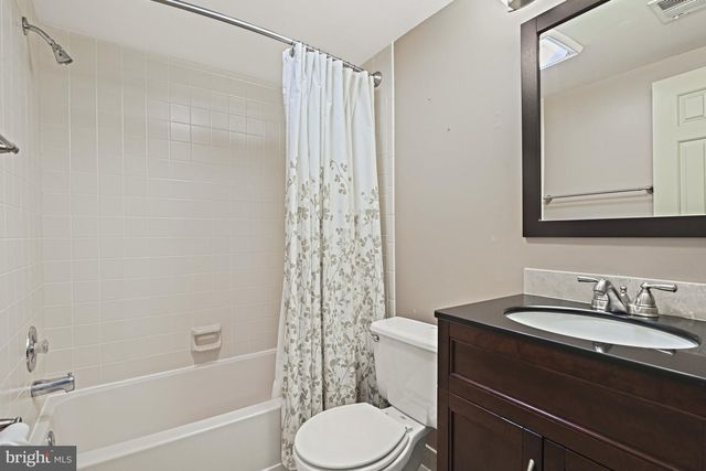 1008 PARK ST SE, Vienna, VA 22180
