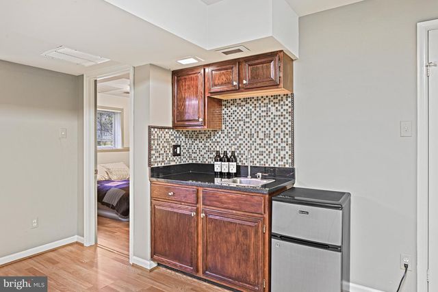 1008 PARK ST SE, Vienna, VA 22180