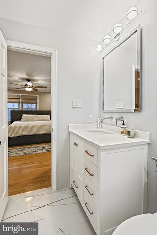 1008 PARK ST SE, Vienna, VA 22180