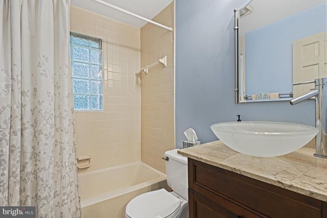 1008 PARK ST SE, Vienna, VA 22180