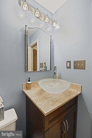 1008 PARK ST SE, Vienna, VA 22180