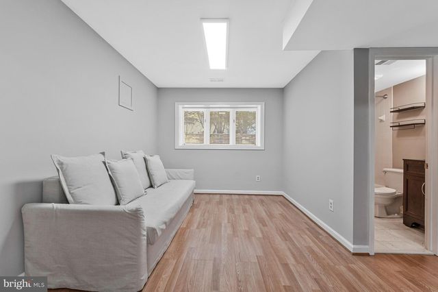 1008 PARK ST SE, Vienna, VA 22180