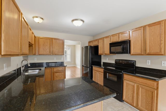 35900 Abbey Drive, Romulus, MI 48174