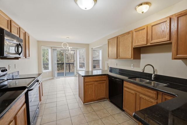 35900 Abbey Drive, Romulus, MI 48174