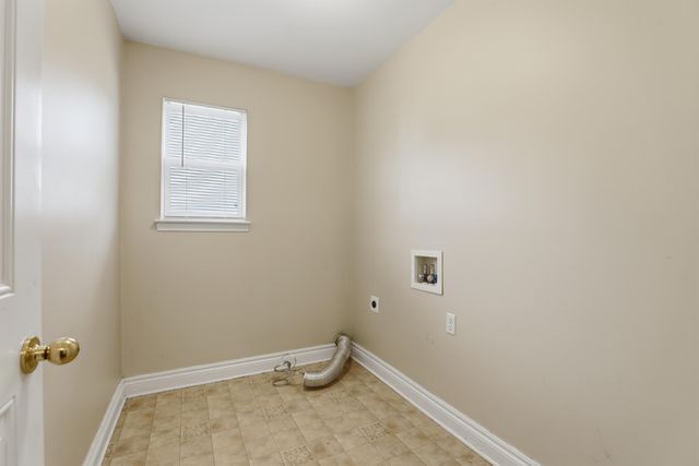 35900 Abbey Drive, Romulus, MI 48174