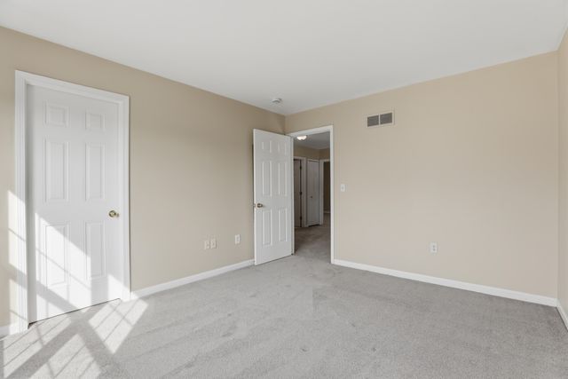 35900 Abbey Drive, Romulus, MI 48174