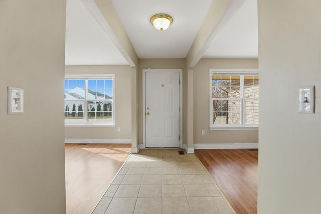 35900 Abbey Drive, Romulus, MI 48174