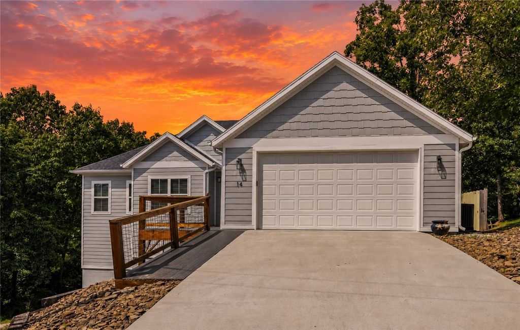 14 Carole Rae Lane, Bella Vista, AR 72714