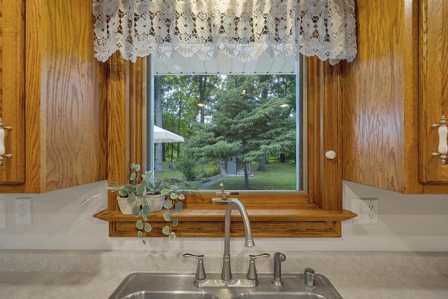 2734 PIONEER DRIVE, Green Bay, WI 54313