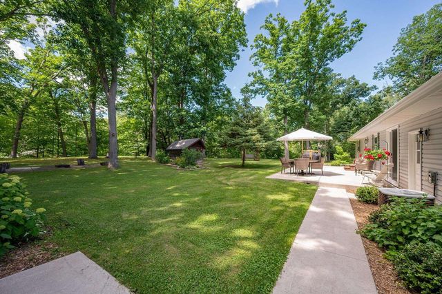 2734 PIONEER DRIVE, Green Bay, WI 54313