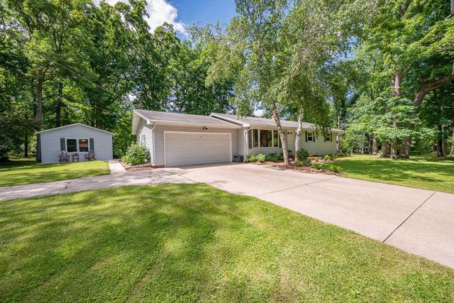 2734 PIONEER DRIVE, Green Bay, WI 54313