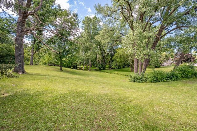 2734 PIONEER DRIVE, Green Bay, WI 54313