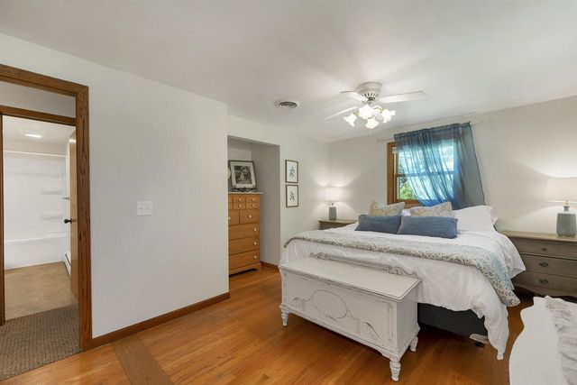 2734 PIONEER DRIVE, Green Bay, WI 54313