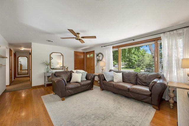 2734 PIONEER DRIVE, Green Bay, WI 54313