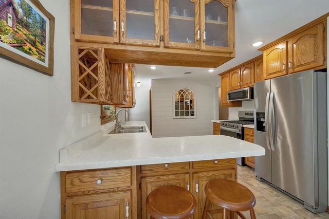 2734 PIONEER DRIVE, Green Bay, WI 54313