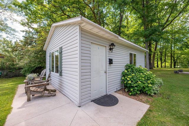 2734 PIONEER DRIVE, Green Bay, WI 54313