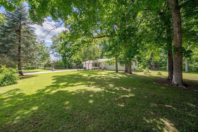 2734 PIONEER DRIVE, Green Bay, WI 54313