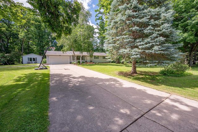 2734 PIONEER DRIVE, Green Bay, WI 54313