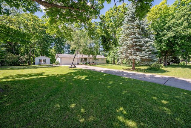2734 PIONEER DRIVE, Green Bay, WI 54313